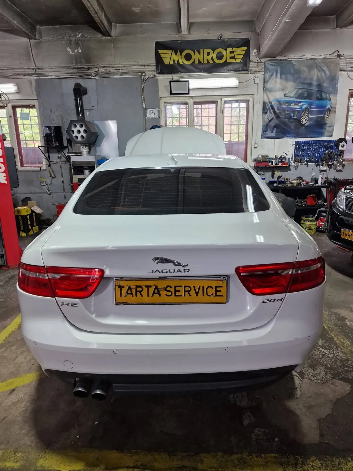 Jaguar XE 20d în service specializat Jaguar Tarta Service Cluj-Napoca